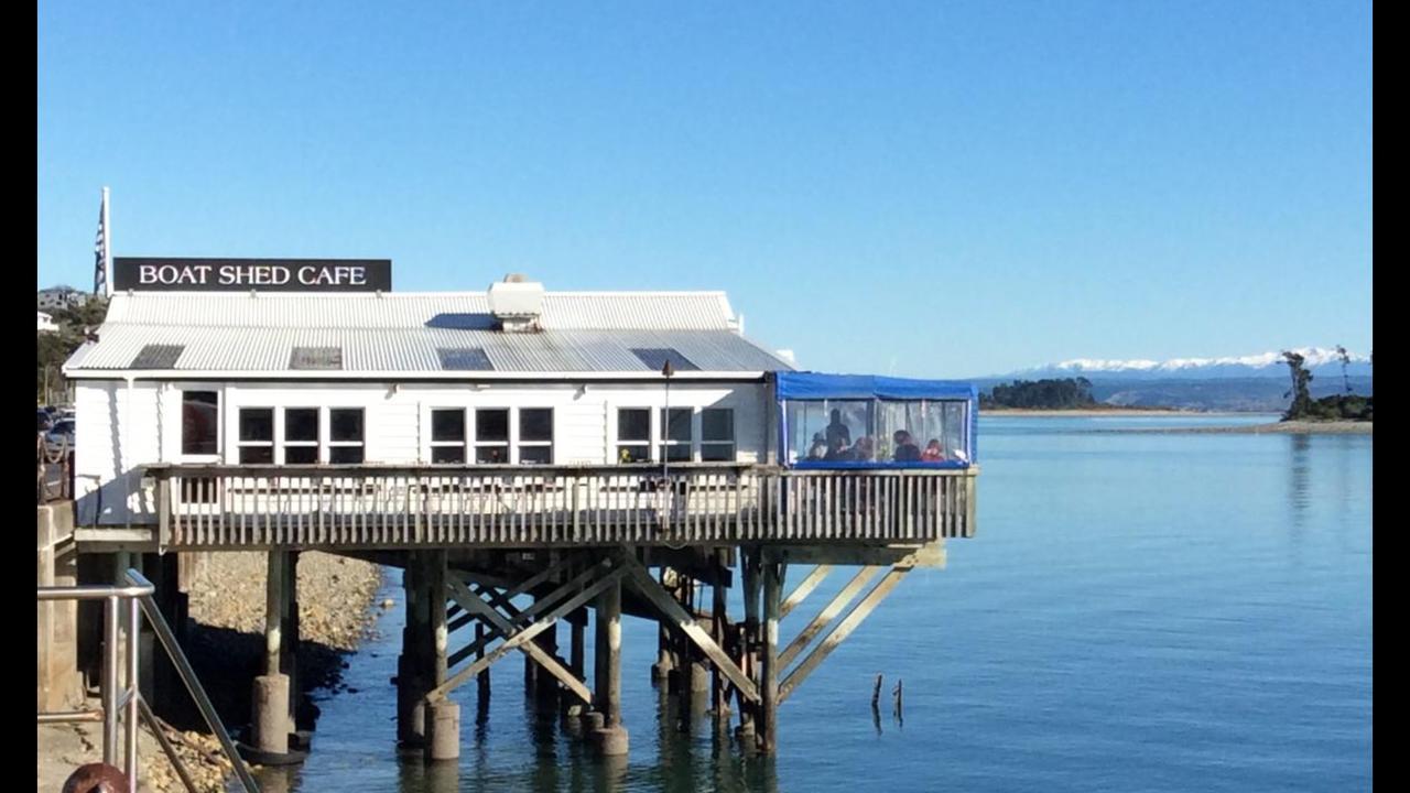 Hotel Waterfront Bliss Nelson Exterior foto